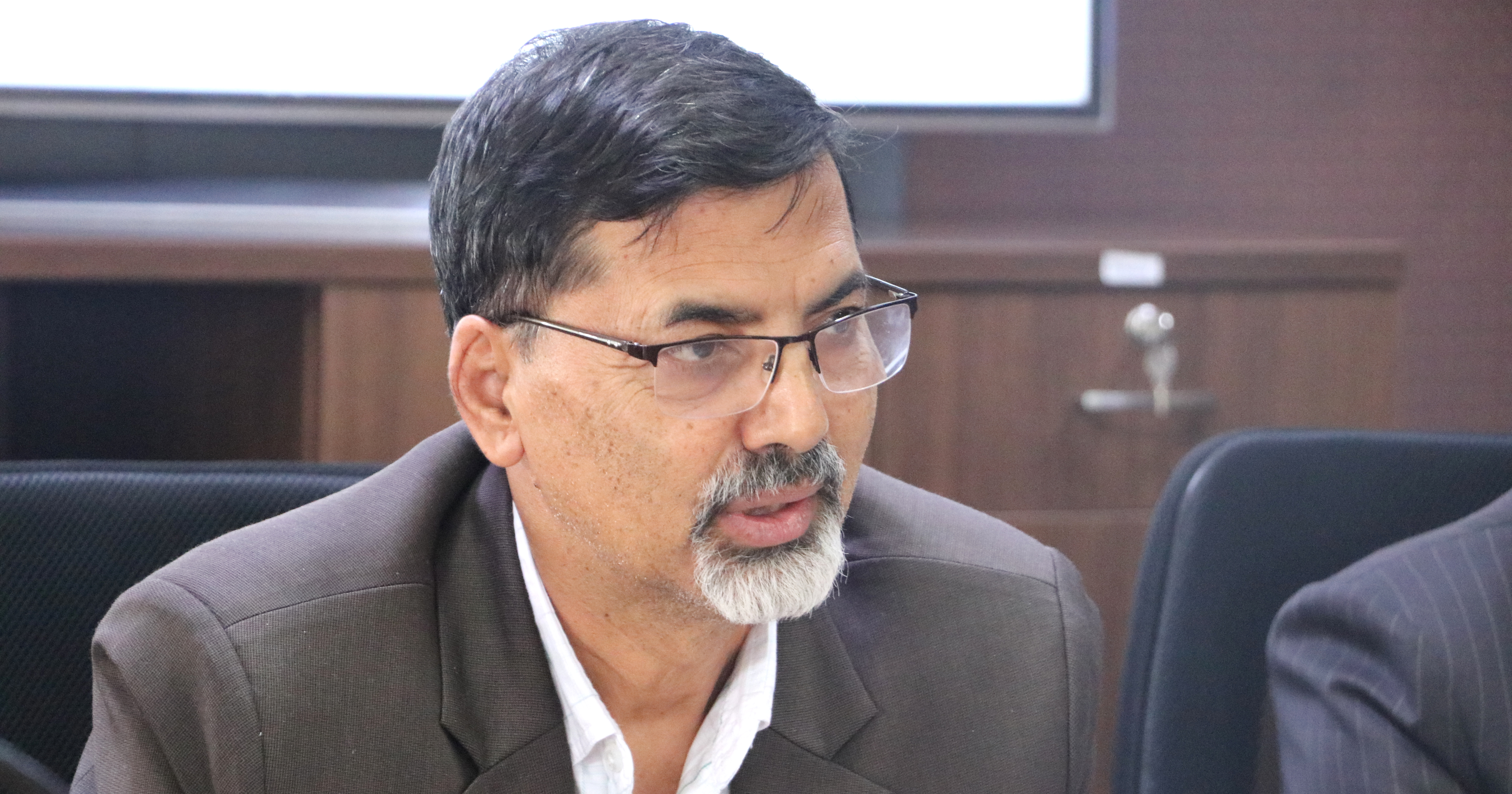 निर्यातमा आधारित नगद प्रोत्साहन तुरुन्त पाउने गरी कार्यविधि बनाउन सचिवहरुलाई अर्थमन्त्रीको निर्देशन 