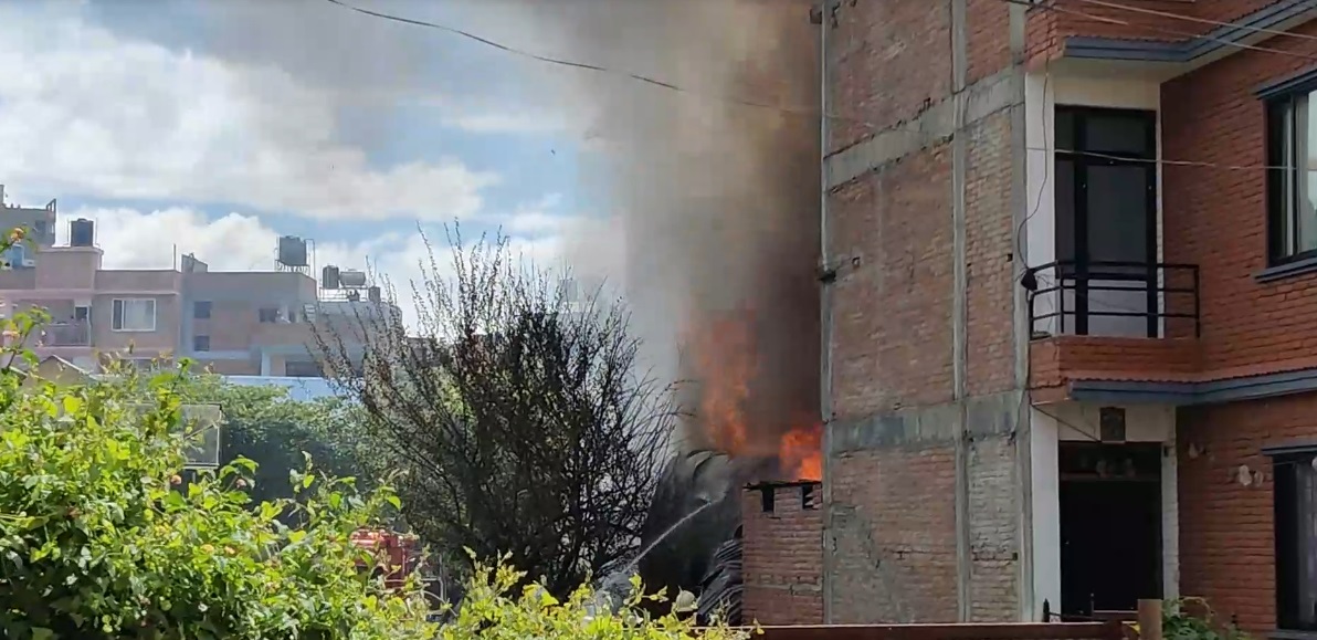 ललितपुरस्थित बागडोलमा रहेको एक कवाडी गोदाममा आगलागी