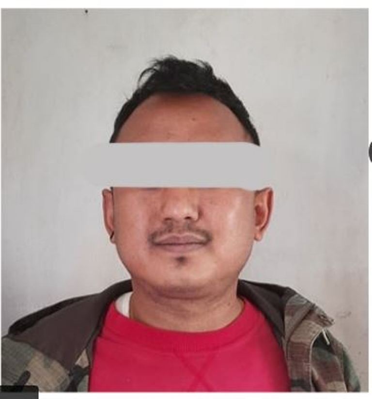 यी हुन् ७२ लाख ठग्ने गुरुङ, पीडितले पैसा माग्दा पैसा नभएको बैँकको चेक दिन्थे 