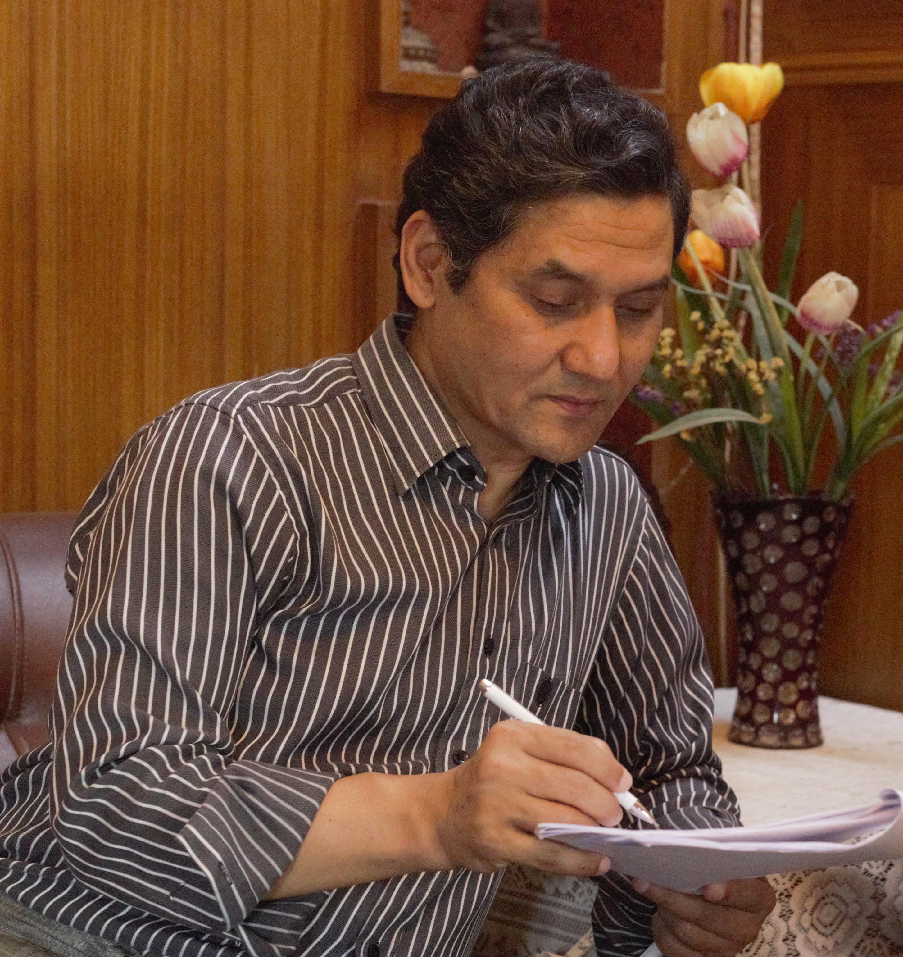 आर. मानन्धरको ‘कवितामा आकाश’ कविता संग्र्रह प्रकाशित