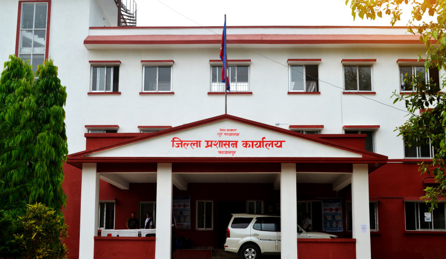 चैत्र ३० भित्र हातहतियार बुझाउन मकवानपुर प्रशासनको आदेश