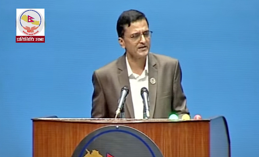 काठमाडौंको फोहर उठाउन सरकारको हुती नभएको योगेश भट्टराईको टिप्पणी