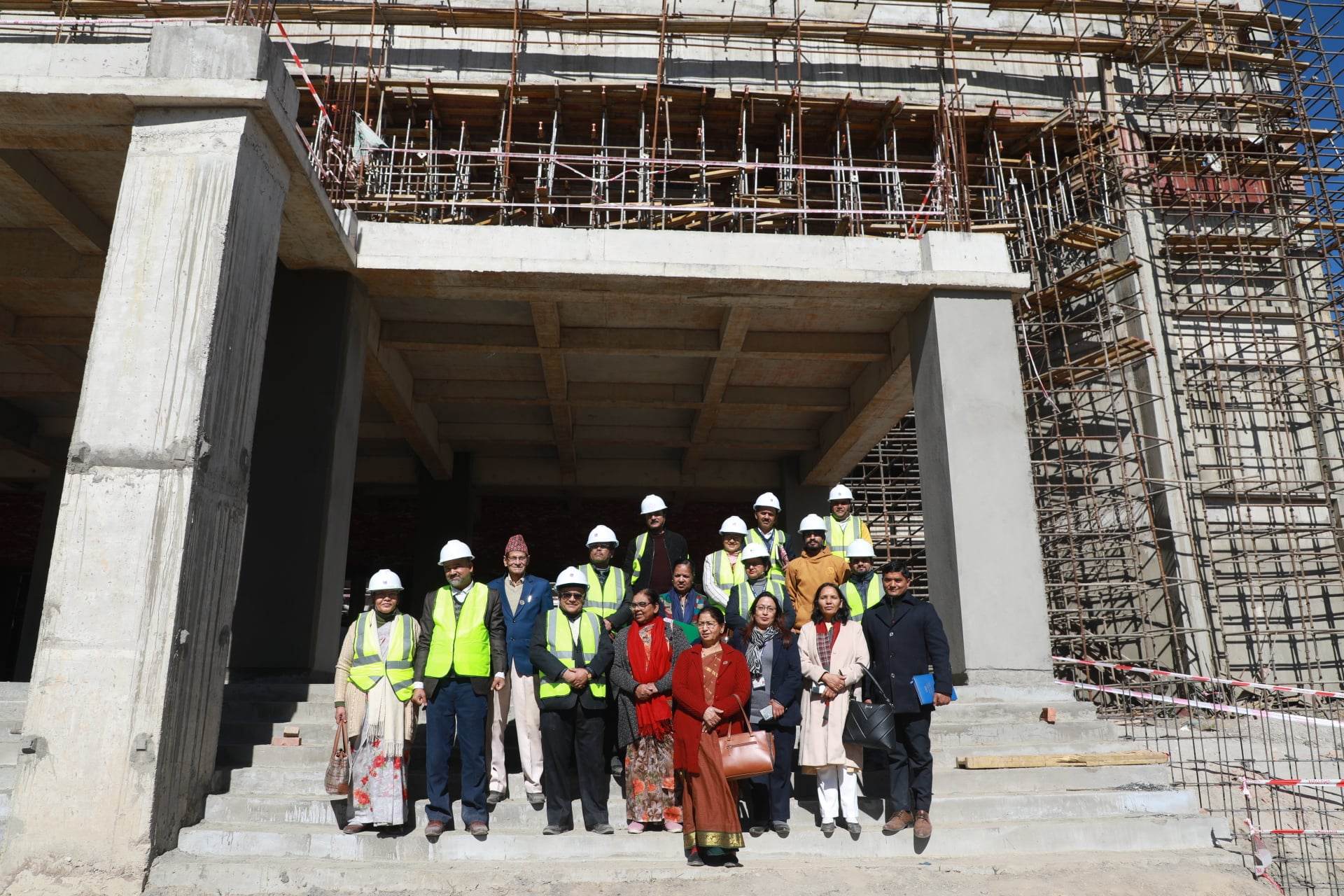 संसद भवन निर्माण गति सुस्त छ, सुधार्नुस् : संसदीय टोली