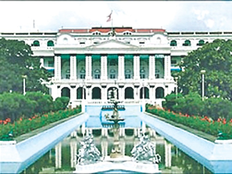 सिंहदरबारभित्र रुखको हाँगाले लागेर कर्मचारीको मृत्यु