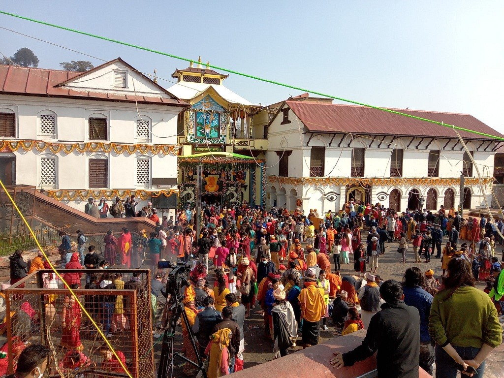 आज महाशिवरात्री : पशुपतिनाथमा साढे चार लाखले गरे दर्शन