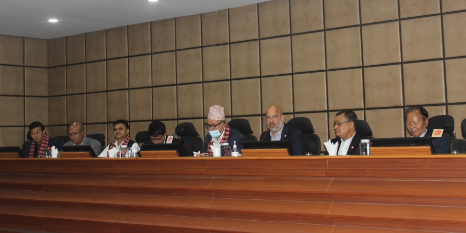 स्वास्थ्य बीमा कार्यक्रम कार्यान्वयनमा रहेका कमजोरीहरूलाई तत्काल संवोधन हुनुुपर्ने सरोकारवालाहरूको जोड