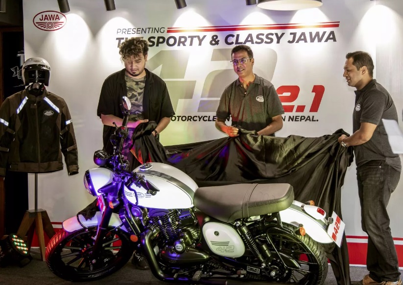 जावा–४२ नयाँ स्पोर्ट्स स्ट्राइप सेग्मेन्ट नेपाली बजारमा सार्वजनिक, मूल्य कति ?