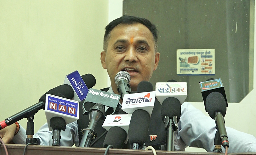  तीन तहको सरकारले पनि काठमाडौंको फोहोर उठाउन नसक्नु लज्जास्पदः विश्वप्रकाश शर्मा