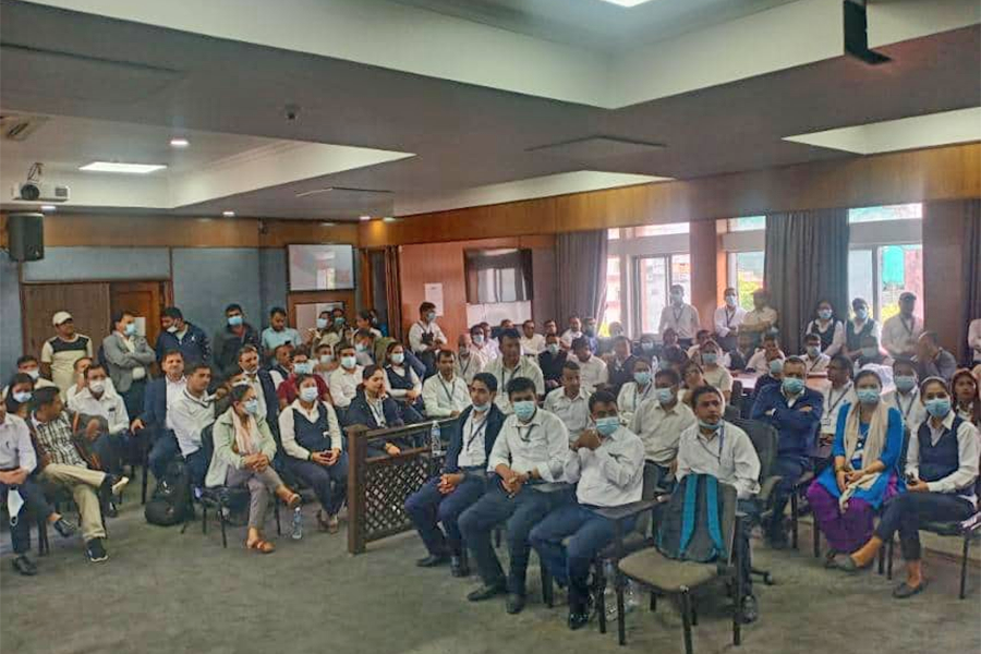 असमान तलव वृद्धिकाविरूद्ध नासुहरु आन्दोलित