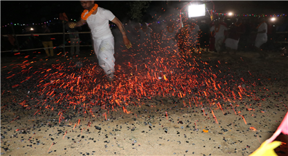 भक्तपुरमा आगोको भुङ्ग्रोेमाथिको अनौठो नाच