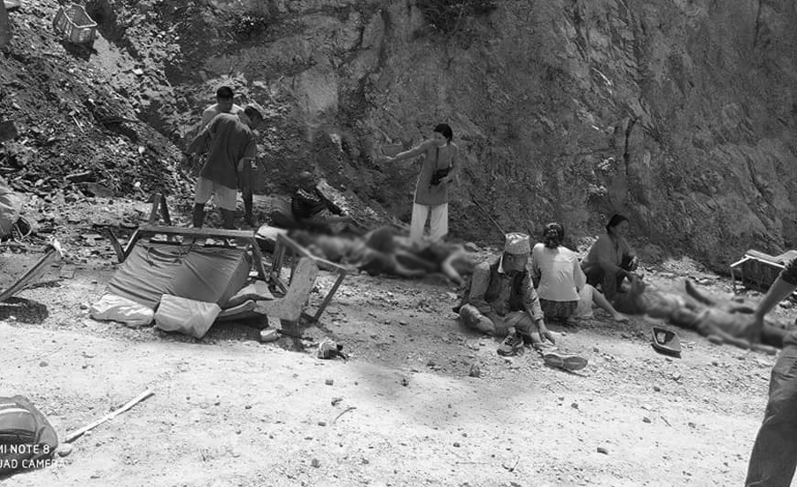 रामेछापाबाट काठमाडौँ आउँदै गरेको बस दुर्घटना हुँदा ९ जनाको मृत्यु, तीन घाइतेलाइ हेलिकप्टरबाट काठमाडौंँ ल्याइयो