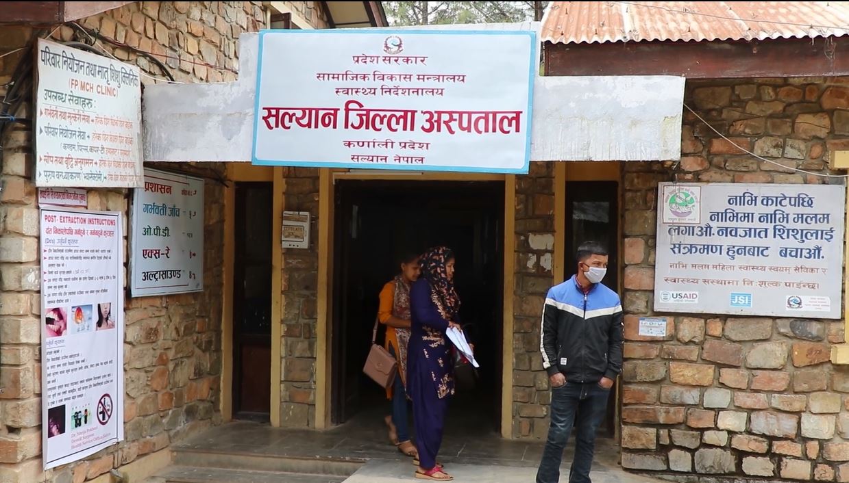 अस्पताल छ उपचार र डाक्टर छैन, अस्पतालको बिजोग, बिरामी फर्काइए 