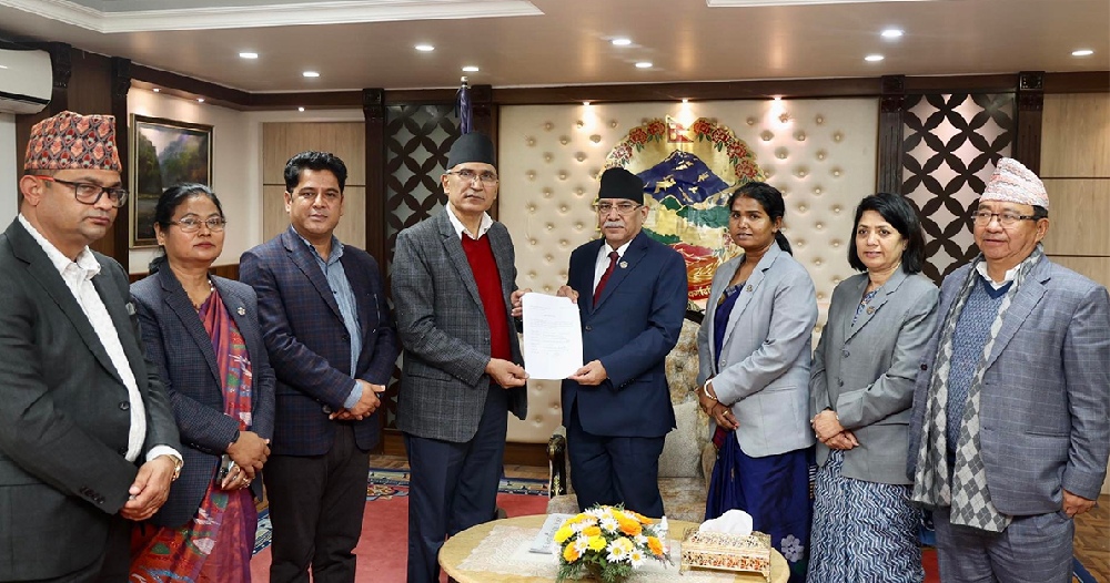 सहमति पालना नभएको भन्दै सरकारबाट बाहिरियो एमाले, मन्त्रीहरुले राजीनामा बुझाए