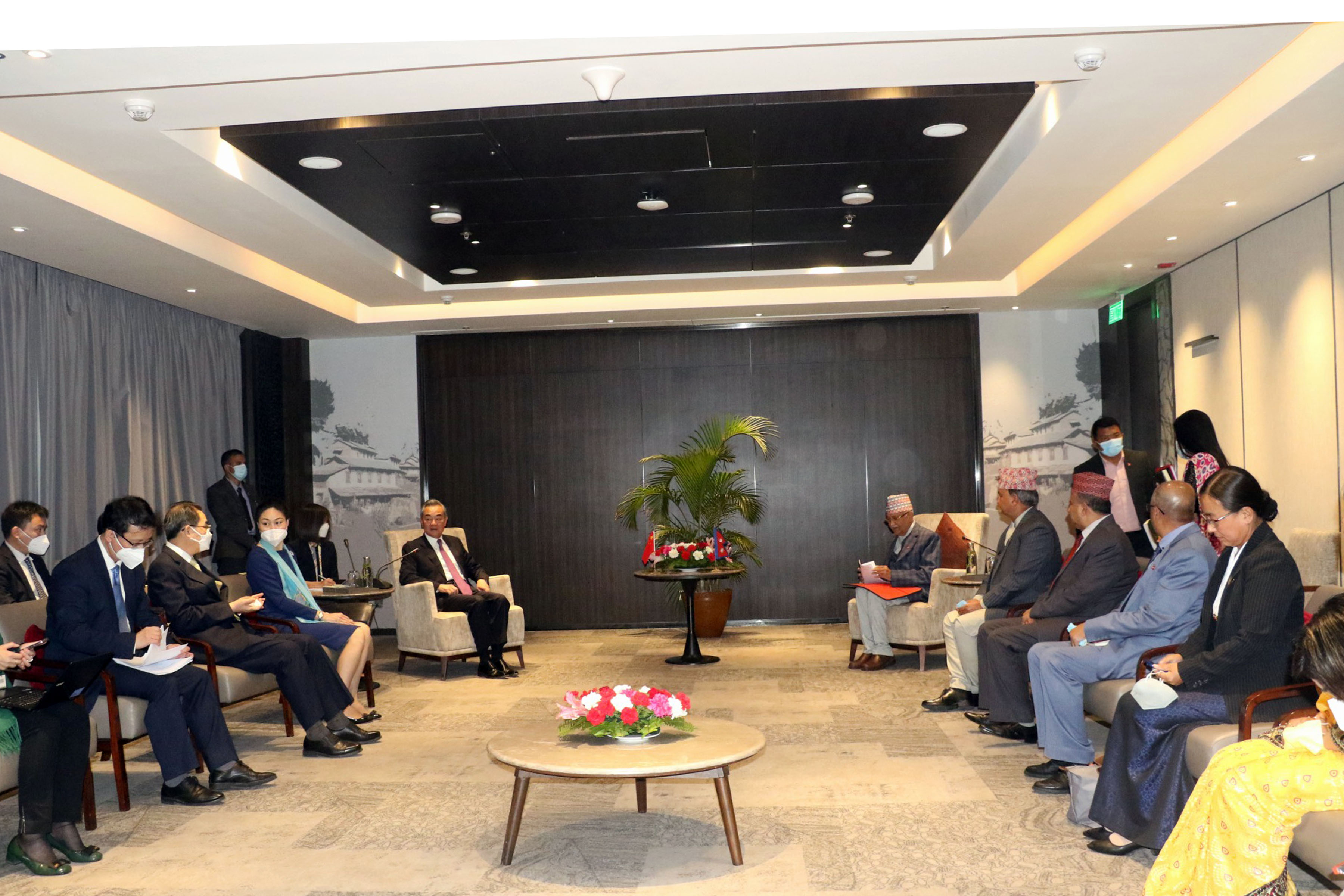 विआरआईअन्तर्गतका परियोजना अगाडि बढाउन चिनियाँ विदेशमन्त्रीलाई एमालेको आग्रह