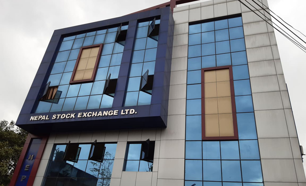 सेयर बजार ओरालो लागेसँगै कम्पनीको सेयर मूल्यमा गिरावट, कुनको कति पुग्यो ? 