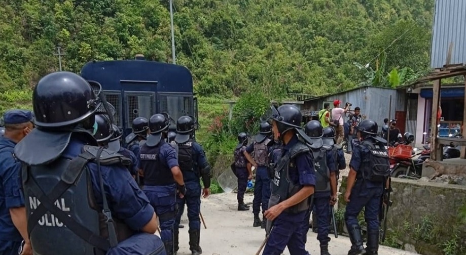 बुधबार पनि बञ्चरेडाँडामा तनाव, एक जना पक्राउ