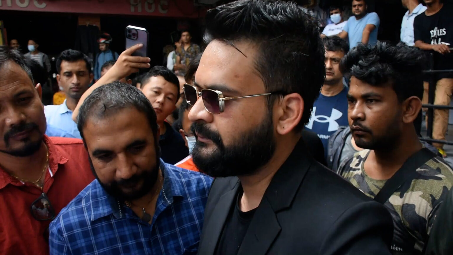 नबिल बैंकको न्यूरोड शाखा हटाउन मेयर बालेनले दिए निर्देशन