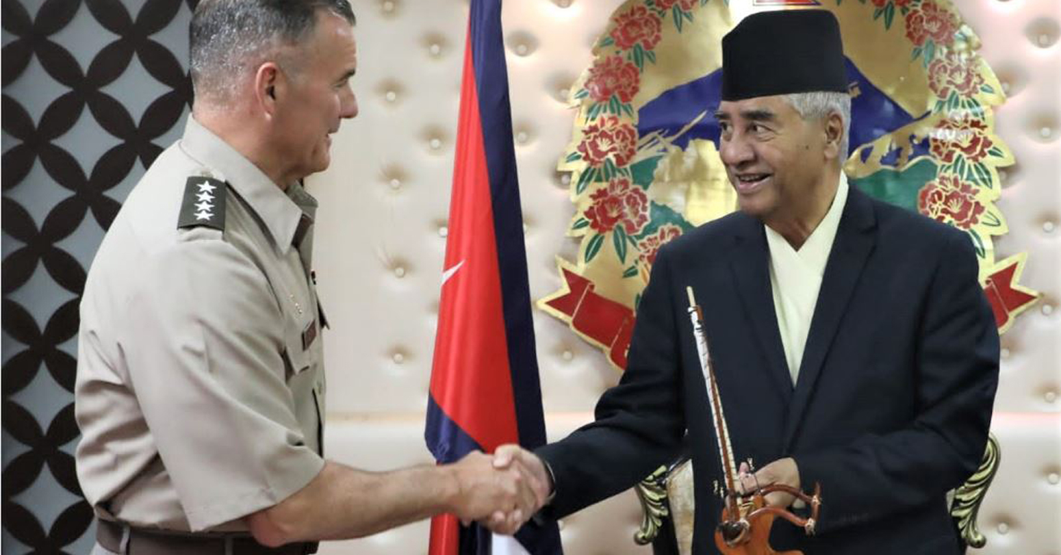 अमेरिकी सेनाका कमान्डिङ जनरल  र प्रधानमन्त्री देउवाबीच शिष्टाचार भेट