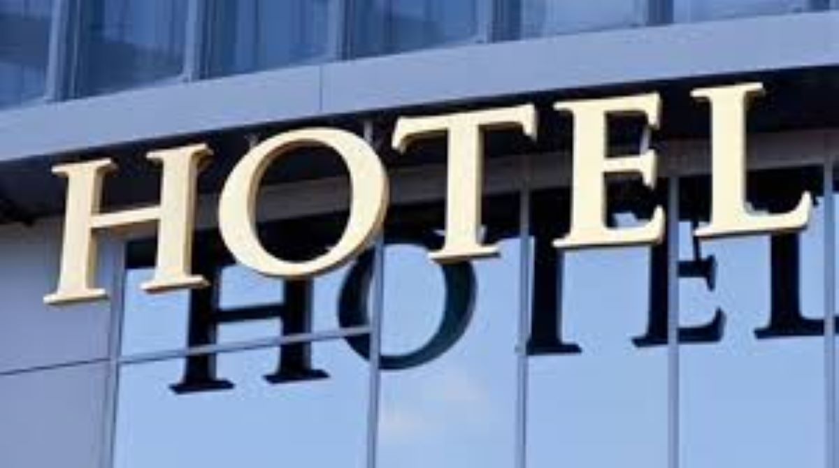 आर्थिक मन्दी र बैंकको ऋणका कारण विस्थापित हुँदै नेपालगञ्जका होटल व्यवसायी