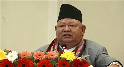 पर्यटनमन्त्री आलेले माधव नेपाललाई बुझाए राजीनामा पत्र