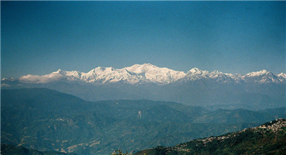 हिमाल चढ्न ४७ आरोही कञ्चनजङ्घाको आधार शिविर पुगे, धेरै पर्यटक आएकामा पर्यटन व्यवसायी खुसी
