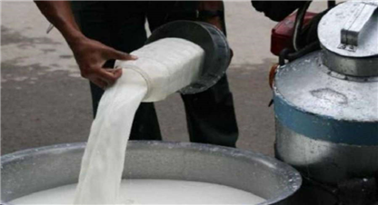 लिटरमा नौ रुपैयाँले बढ्यो दूधको मूल्य 