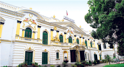 अघिल्लो वर्षको तुलनामा रेमिट्यान्स घट्यो 
