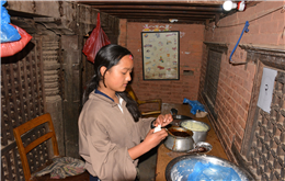 विद्यार्थीहरुबाट खाजा घर सञ्चालन दैनिक ६० देखि ७० हजार आम्दानी
